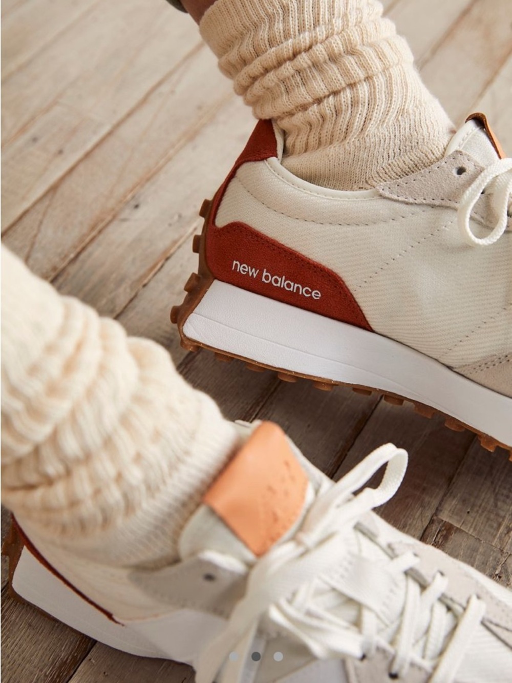 New Balance 327 Sneakers - Picture 2 of 6